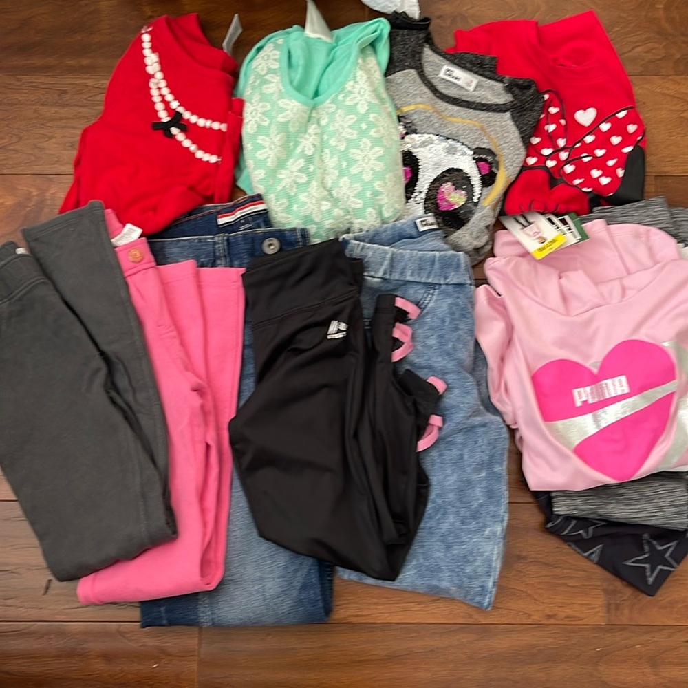 Bundle of 7/8 (small) pants and tops